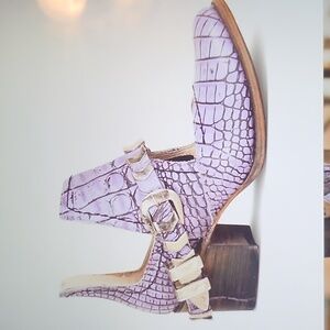 Freebird by Steven Blade Purple Booties Size:8